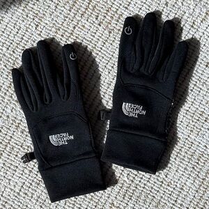 The North Face Women’s Black Winter Gloves